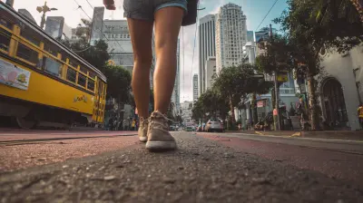 Exploring Cities on Foot: A Solo Traveler's Perspective