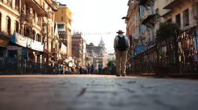 Exploring Cities on Foot: A Solo Traveler's Perspective